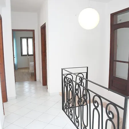 Villa Romaric Mt. Garden House, Siviri